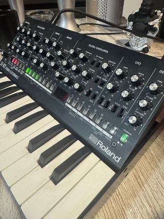 Roland SE-02 + K-25 Keyboard 