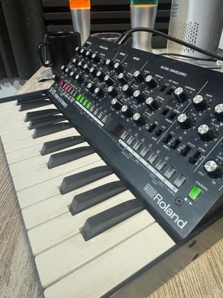 Roland SE-02 + K-25 Keyboard 