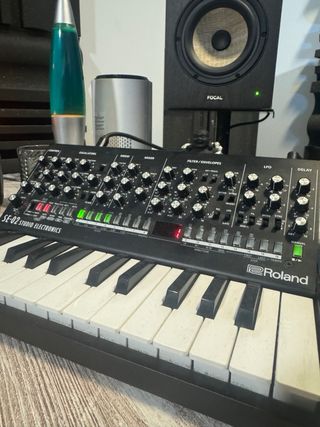 Roland SE-02 + K-25 Keyboard 
