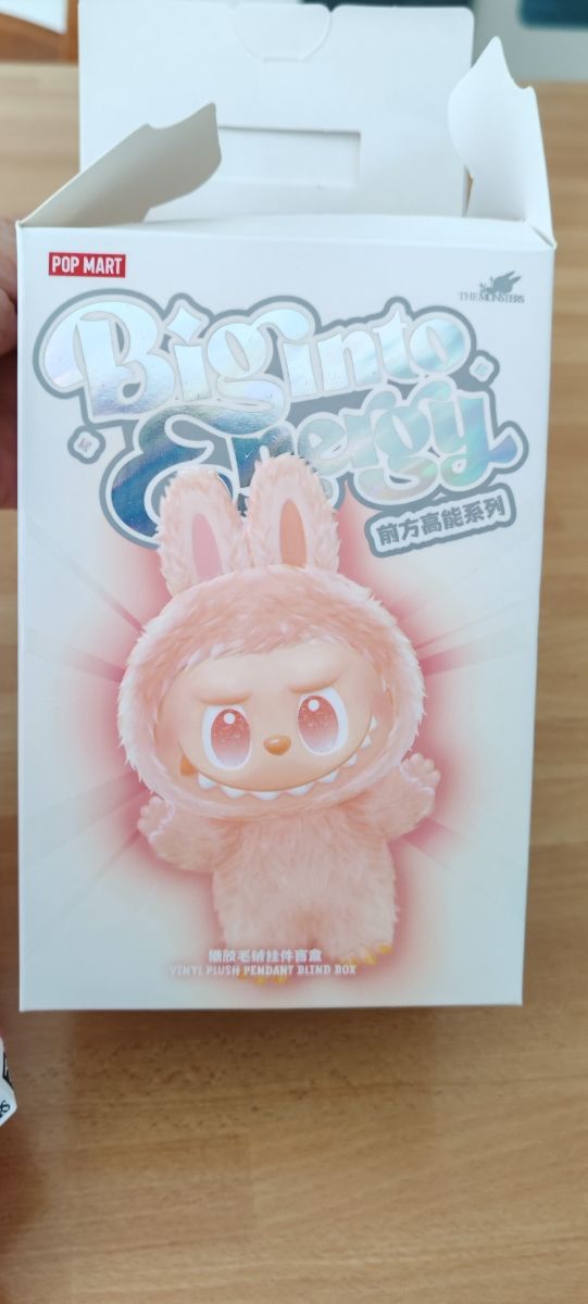 Labubu Figura Big Into Energy