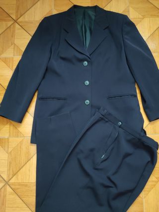Traje Chaqueta y Pantalón Talla 46. Azul marino.