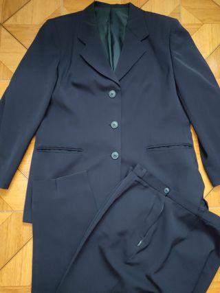 Traje Chaqueta y Pantalón Talla 46. Azul marino.