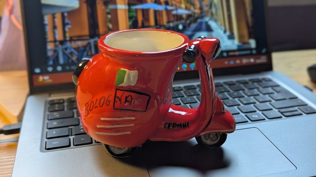 Portavaso Ceramica Vespa Rossa Bologna