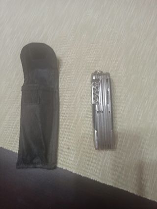 Navaja multiusos de acero inoxidable