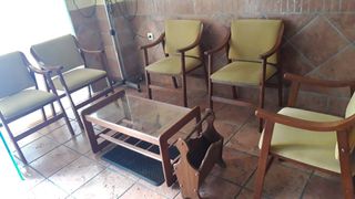 Conjunto de mesa y sillas