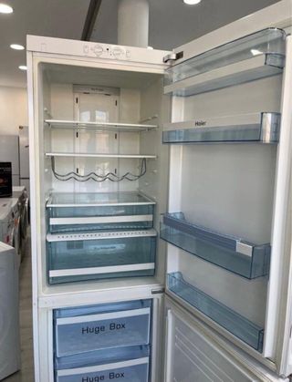 FRIGORÍFICO HAIER 180CM NOFROST. SEMINUEVO