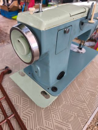 Máquina de coser Alfa Alfamatic 109