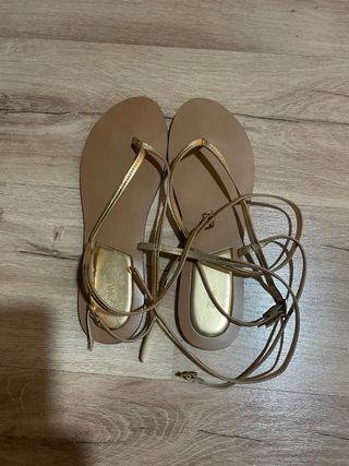 Sandalias ZARA Beige y Doradas Talla 41