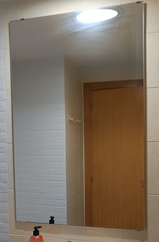 Mueble de baño y espejo