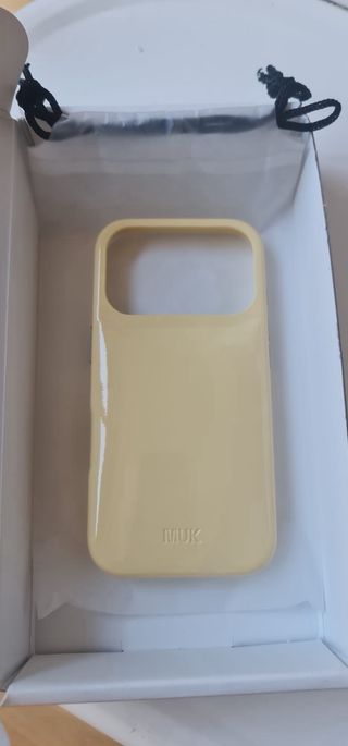 Funda iPhone 17 Pro MUK Amarilla