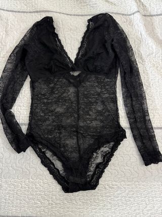 Conjunto negro encaje y shorts
