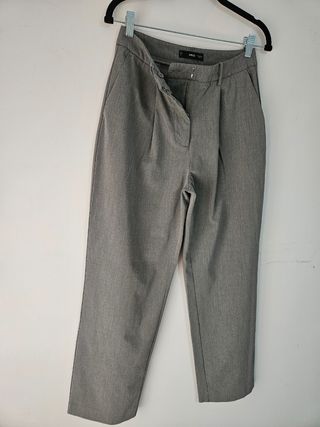 Pantalón Mango recto gris