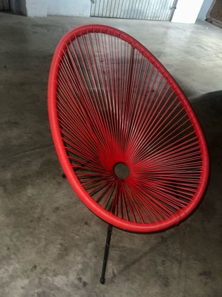 Sillón Acapulco Ratán Sintético Rojo en buen estad