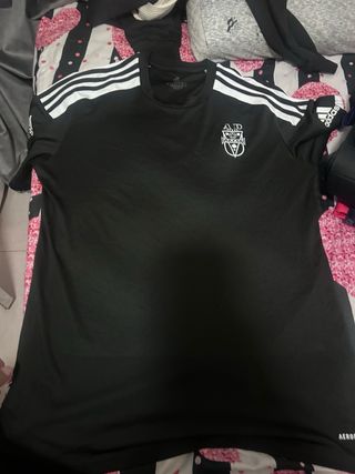 Conjunto deportivo Adidas amarillo