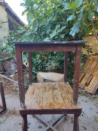 Mesa de madera antigua