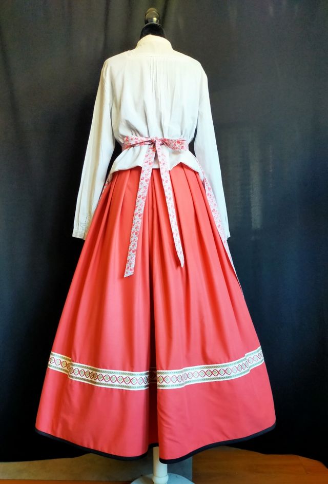 Falda y delantal baserritarra adulto