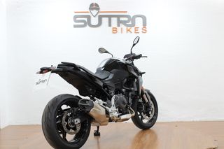 BMW F 900 R Triple Black 2025