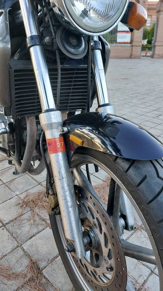 Honda CB500 Negra con Baúl