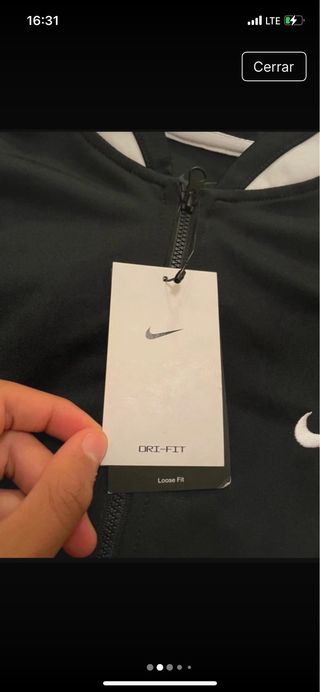 Chaqueta Nike Negra y Blanca