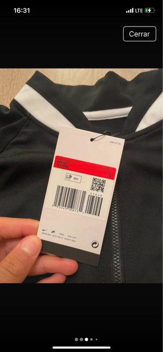 Chaqueta Nike Negra y Blanca
