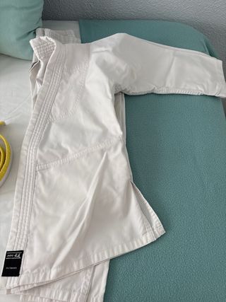 Traje Karate Niño Blanco y Amarillo