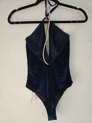 Body terciopelo azul con detalles plateados