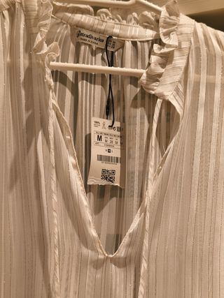 Blusa Stradivarius blanca rayas M