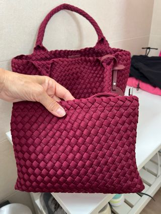 Bolso de mano tejido burdeos de neopreno 