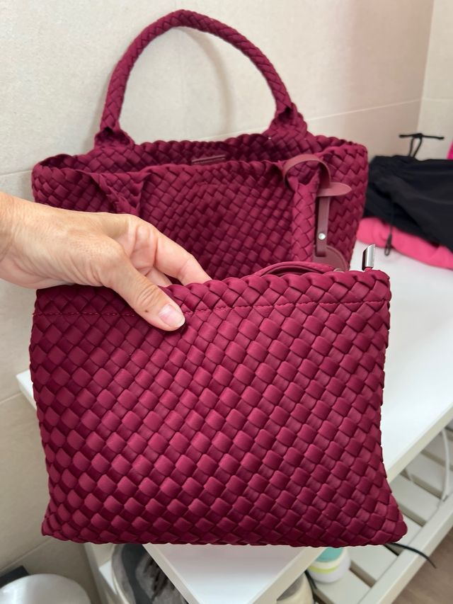 Bolso de mano tejido burdeos de neopreno