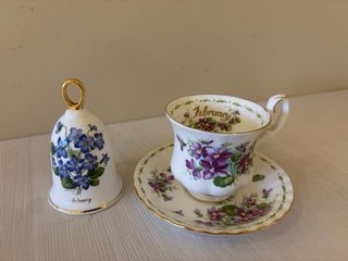 Juego de 12 tazas Royal Albert con campanillas