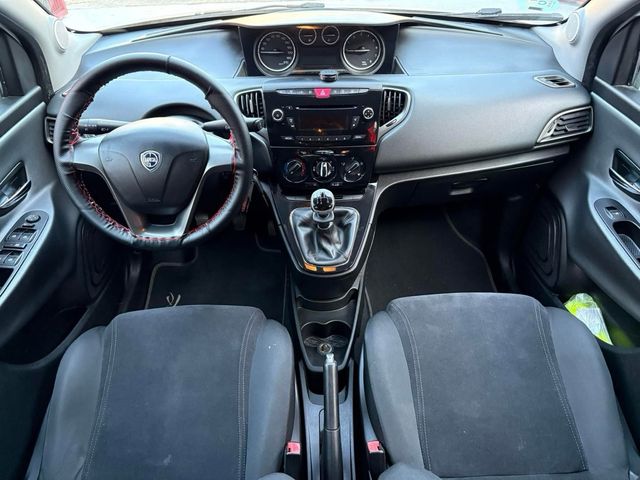 Lancia Ypsilon 2011