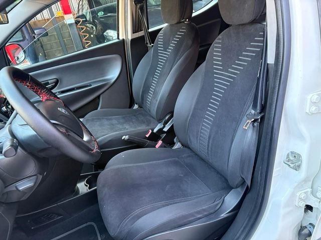 Lancia Ypsilon 2011