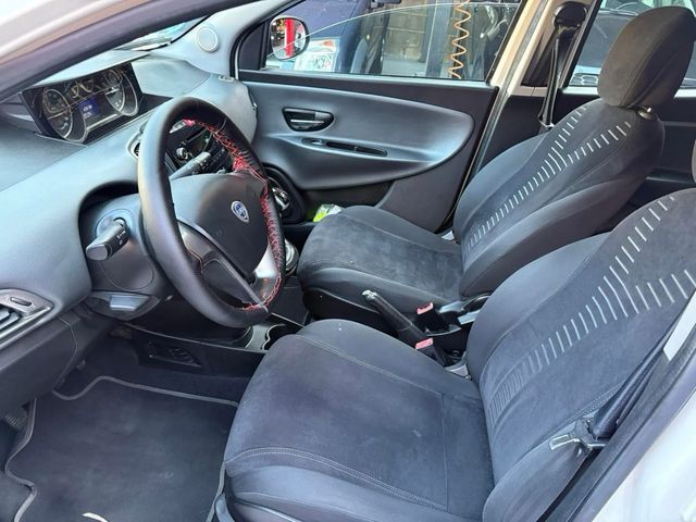 Lancia Ypsilon 2011