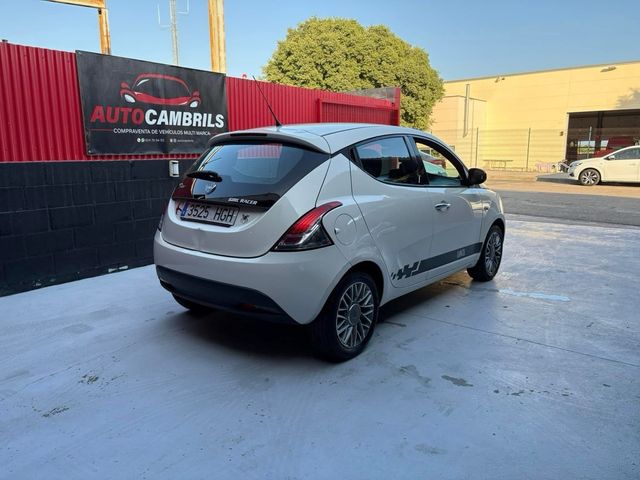 Lancia Ypsilon 2011