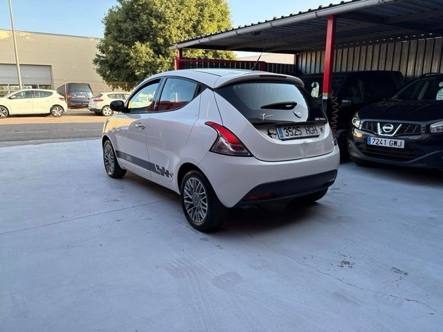 Lancia Ypsilon 2011