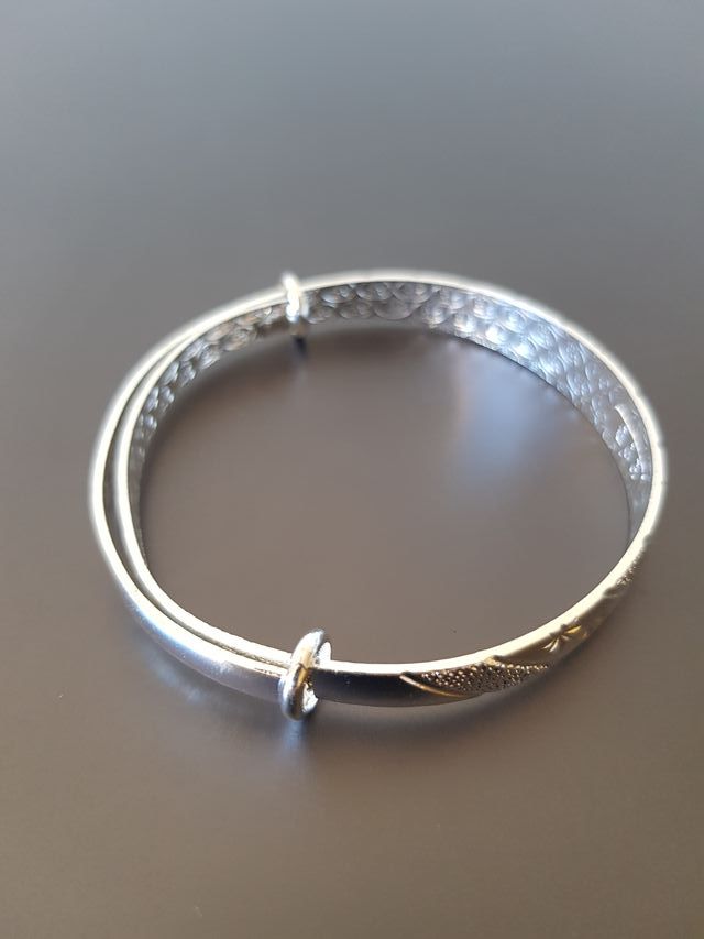 Brazalete Ajustable Grabado y Chapado en Plata