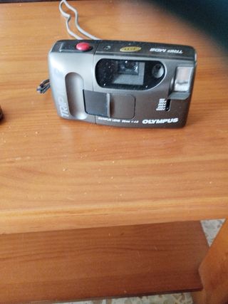 Cámara Olympus Trip MD B gris