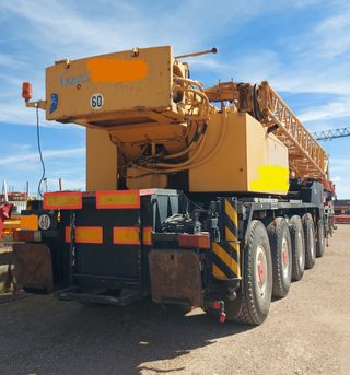 GRUA LIEBHERR  LTM1120  120 toneladas