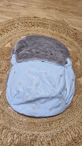 Saco para Maxicosi azul con lunares