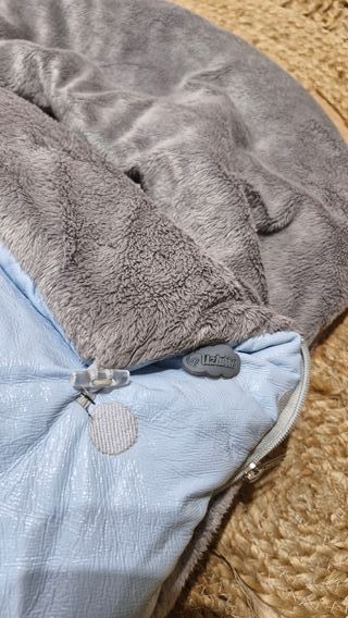 Saco para Maxicosi azul con lunares