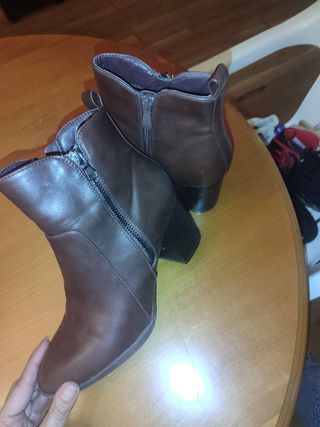 Botines de tacón marrones de piel 