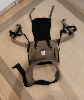 Mochila portabebés Ergobaby color beige