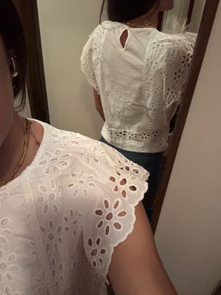 Blusa de encaje blanco!!
