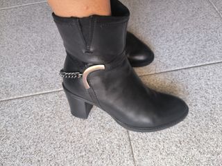Stivaletti n.35 in pelle neri con catena