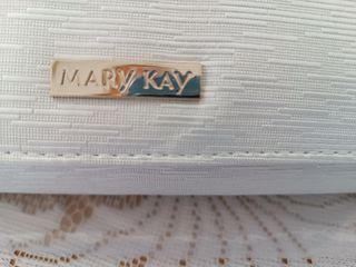 Bolso fiesta Mary Kay gris claro

