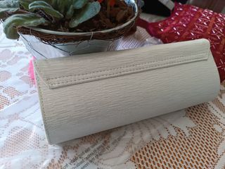 Bolso fiesta Mary Kay gris claro
