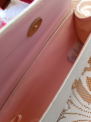 Bolso fiesta Mary Kay gris claro
