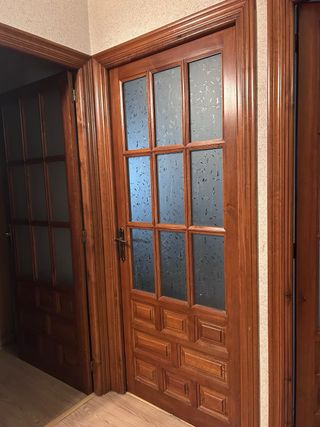 Puertas de madera maciza con cristal