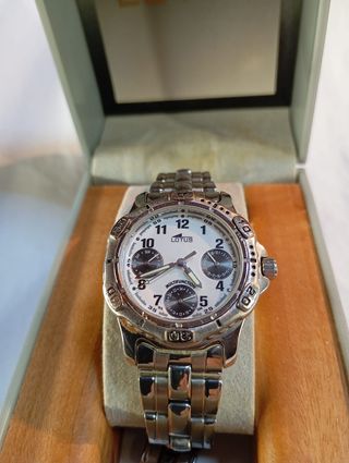 Reloj Lotus Plata y Blanco