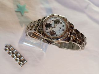 Reloj Lotus Plata y Blanco
